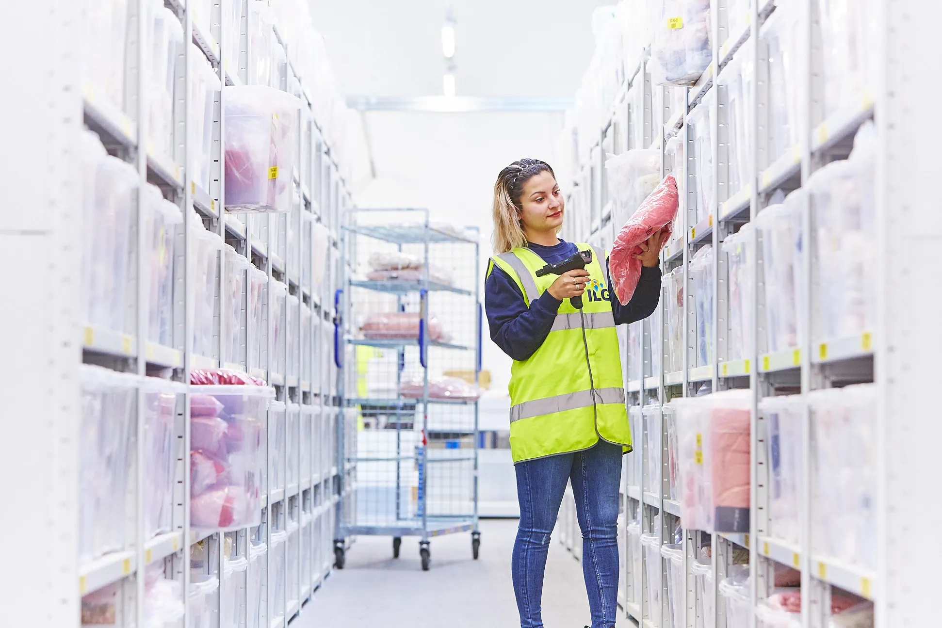 Scanning item on racking